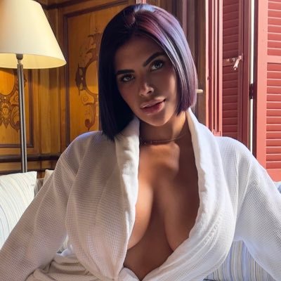 soysheilaortega's profile picture. Cabin crew 👩🏽‍✈️ Entretenimiento +18 🥩🥔Made in Venezuela 🇻🇪
