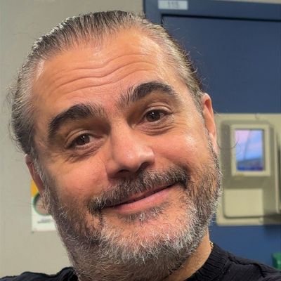 Liryc72Cyril's profile picture. Cartesian, pragmatic,realistic  !