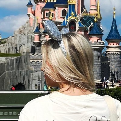 JulietteNoelle_'s profile picture. I express myself through design ✨ Inspired by the little details of everyday life 🌍 Where modern meets classic in fashion 💋 Strong, independent, and elegan