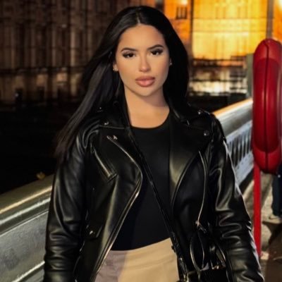 bclaracoelho's profile picture. 1 Thess 5:18 🤍💍