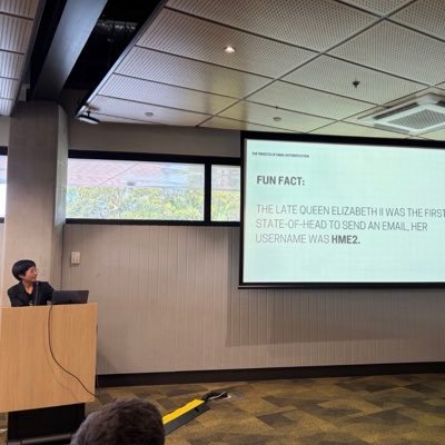 de3ev's profile picture. huge fan of drinking water • women's football & cybersecurity • she/her