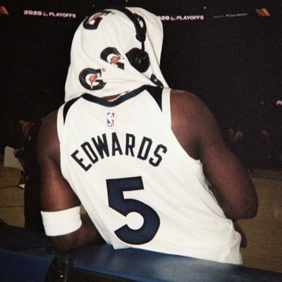 i19cule's profile picture. #BelieveThat #WolvesBack