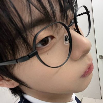 riwoopy's profile picture. 리우 : serά que é αmo̲r̲  ?  pαrece muıto mαıs  ...