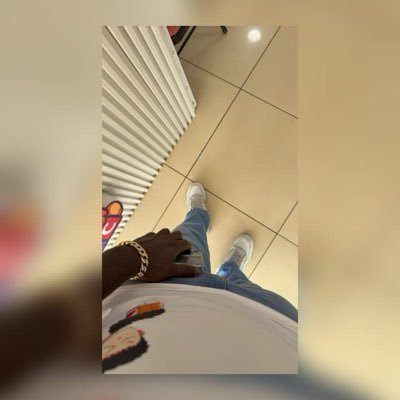 2ipnxk's profile picture. Apply the pressure with a VVS... 🎶