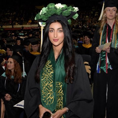 WejdanAllsaleh's profile picture. بين ثقافتين أعيش | عند بر والداي أكتمل | أدرس تكوين القلب لأعطي الحياة نبض | مهتمه للصحه | متطلعه للسياسة | متحدثه لأربع لغات | يوتيوبر | (لئن شكرتم لأزيدنكم)