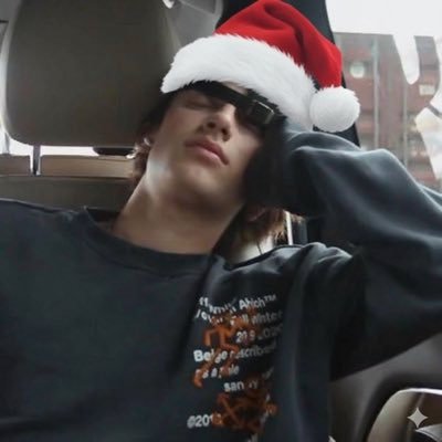 decidiprenderme's profile picture. perverso como tener sexo en una funeraria