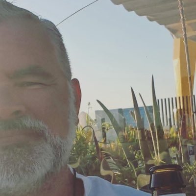 titoluisonuba's profile picture. Me paso la vida revirtiendo la diabetes 🤦‍♂️. de Huelva, del Decano, cofrade y Rociero y no por este orden.