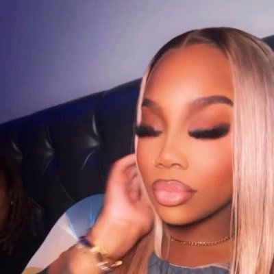 __y0mi's profile picture. 4424❤️