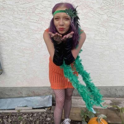 Like_AFolkSong's profile picture. Swiftie in Canada 🇨🇦
I don't know what I want, so don't ask me...💚 You said you were gonna grow up...then you were gonna come find me