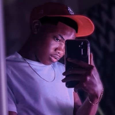 kylecha_'s profile picture. founder of @stormhq_ | 17 | 🇧🇿