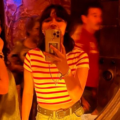 Shai_play2's profile picture. Hola soy Shai, soy streamer de medio tiempo y escritora frustrada. Tengo un perro llamada Zoé como la banda.🤘🤙 12❤ Fan #1 de @fefe_esquina