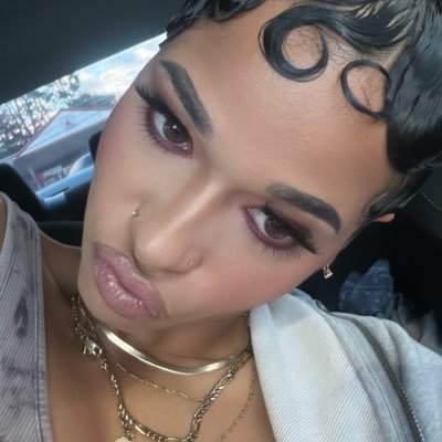 laraaguuuz's profile picture. @misprncd🪡