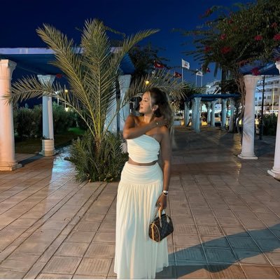 leesh98_'s profile picture. 