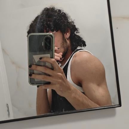 aesterias_'s profile picture. vivo pela @wallshslts