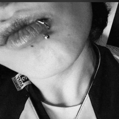 sugacapiroto's profile picture. 𝐛𝐞 𝐥𝐢𝐥𝐢𝐭𝐡. 𝐧𝐞𝐯𝐞𝐫 𝐞𝐯𝐞. 🃏