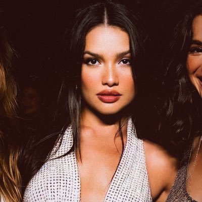 tweetagabss's profile picture. advogada • surtada demais para ser good vibes • leitora