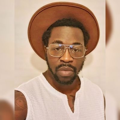 Arsistaytuned's profile picture. DM UNIQUEMENT CONSULTATION PRO ⛔️

#conscient #inconscient #canalisation #ether #6D #transcandance 
Tout est mathématique, tu attires ce que tu vibres 🌐⚡️🧲.