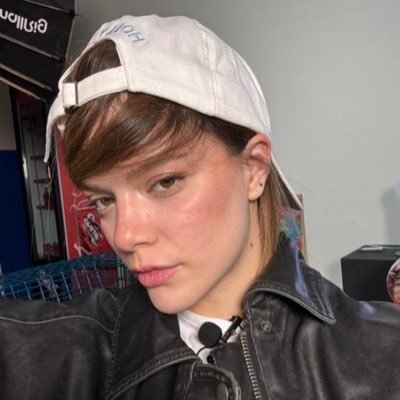 whoeveniscemre's profile picture. 