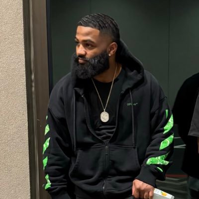 Mr_EveryThing32's profile picture. 