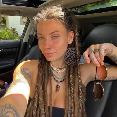 KaylaChall42's profile picture. 