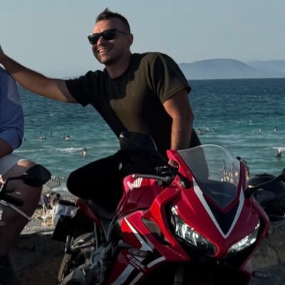 Mertkilincaslan's profile picture. gs