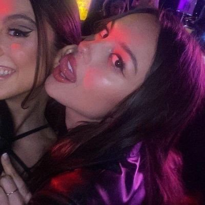 lovvelanguaage's profile picture. sweetener ⭑ track 12