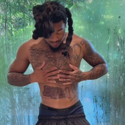 plvyboisaint's profile picture. ⠀⠀ ⠀⠀⠀ ⌗𝙥𝙡𝙖𝙮𝙗𝙤𝙮$𝙑𝙇𝙊𝙉𝙀 ★🎸⋆｡ ° ⟳ ⠀⠀ ⌗ parody•