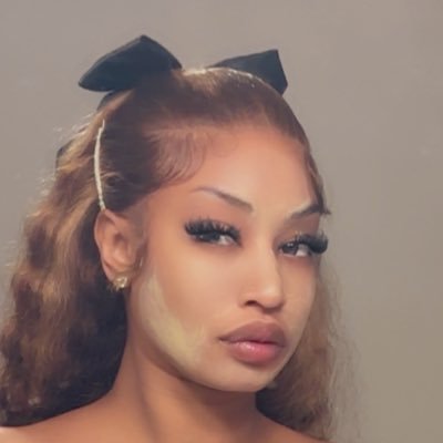 EatMuh_Poisonn's profile picture. 𝙸𝙶 : Life.With.Jalaina • 🇵🇫🌺🇹🇹 • Corporate Bae 👩🏽‍💻