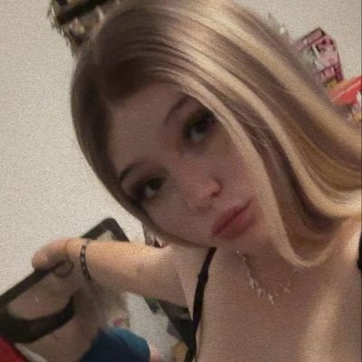 PrincessliIIs's profile picture. Your wallets worst nightmare. 30$ tribute. no free attention. I'm greedy;)