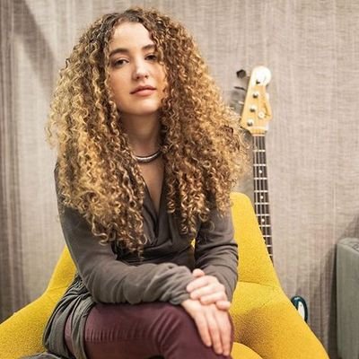 SoniaArauj99647's profile picture. RTP1🎤Tv Host from Portugal | Storyteller on & off screen 📩For inquiries:media