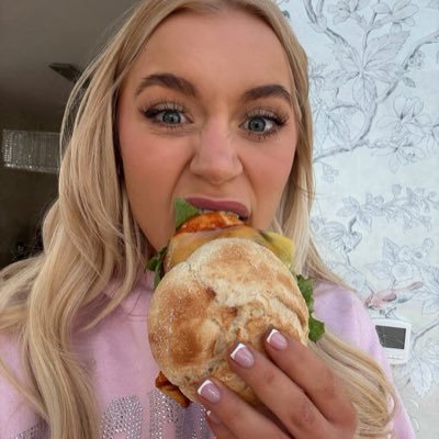 katysteve192's profile picture. I'm a professional massage therapist  ❤️ I do massage with an happy ending Single💔