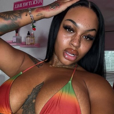 lilmissteeee001's profile picture. Goddess of beauty 💚🧃                        Model• Beauty & Fashion Let’s be friends 🥰❤️‍🩹🫣💕🌴