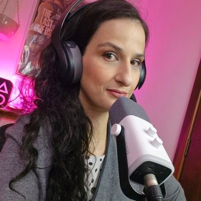 Ayrarnunes's profile picture. Cruzeirense e Professora de inglês louca por games e tb:
O rostinho por trás do: https://t.co/8Itvdz1rHG
E a voz por trás do: https://t.co/tuDNFnxdlm