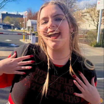 closurecherry's profile picture. desensitized, the love i get is virtual | she/her | queer | 22 | multifandom | niall x2 liam x1 zayn x1 | harryween & ono attendee ♡ met parx 7/30/22 & 11/16/25