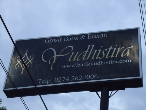 WELCOME TO GROSIR BATIK YUDHISTIRA
http://t.co/qZ0nv847tO,
SEDIA BERBAGAI MACAM BATIK.