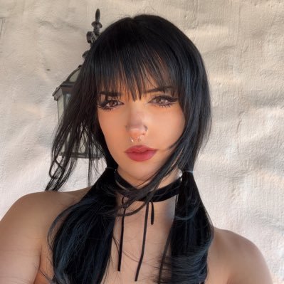 digitalyesii's profile picture. i do asmr be sexy eat hot chip and lie