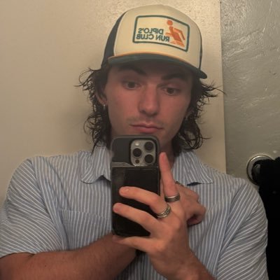 Jax_weinberg's profile picture. expression in effort