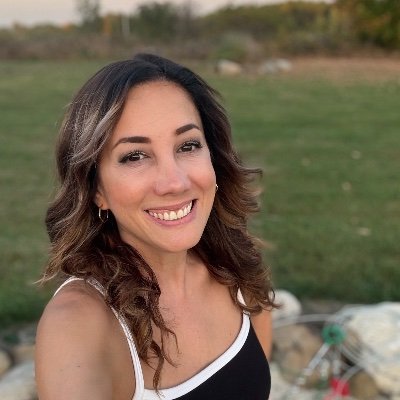 interpretHer's profile picture. Interpreter. Storyteller. Spiritual chaos enthusiast.
I make videos about faith, flaws, joy & the wild beauty of being human.