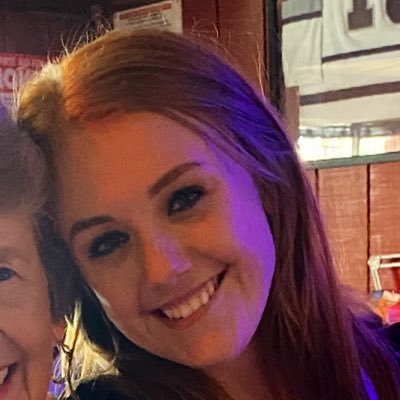 ChloSmiths's profile picture. Comms @JasonMiyaresVA (me-YAR-ez)