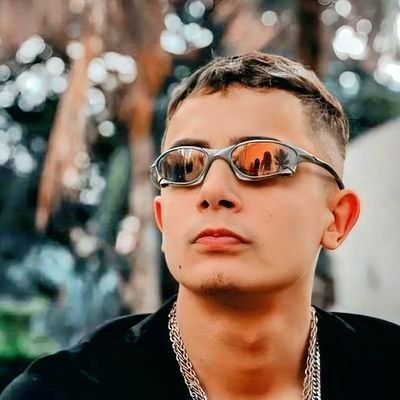 hadcomentah's profile picture. 