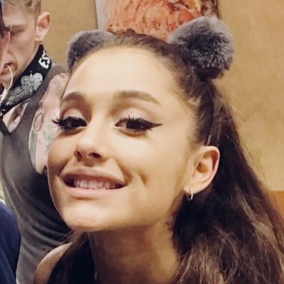 godisafawna's profile picture. spreading the 2hollis propaganda one ignored tweet at a time! | black woman not a white gay 😔