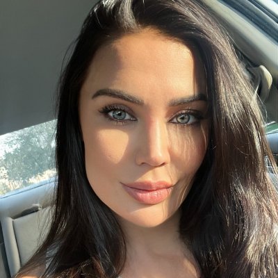 MonicaLandyNYC's profile picture. Have extensive hotel management experience, can lead others well, like racing and traveling, like to learn new things.
