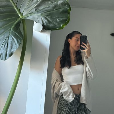 _valeriaaguirre's profile picture. Lo que crees, creas ❂                    444