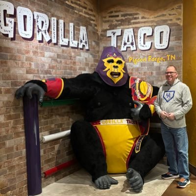 AndySullivan12's profile picture. Writer: https://t.co/bVCFD5SezJ. vlogger: https://t.co/iIUvpTujxy