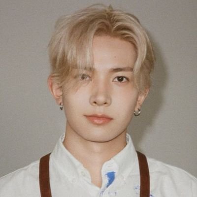 imurdorbor's profile picture. .    *    .    *    . 🌙   *     #dorborrv     ☄️   .    *      *    .      🌍 .  @miitastudi0   *  💫   .    *   
@somseung   *  .   ✨