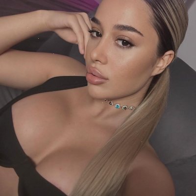 svviv56843667's profile picture. 19 and prettier when I’m laughing 😊