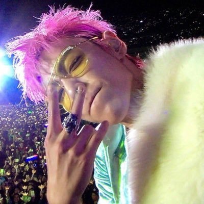 ilichilblasian's profile picture. krystal: oi jennie acabei de comer meu churrasco quer meu resto tambem?