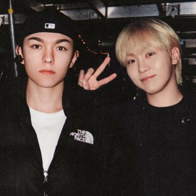 dollyjoon_'s profile picture. 25 | they/them | vernon lvr | multi