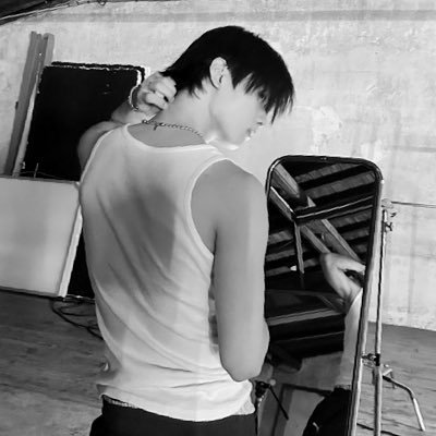 musgoviejo's profile picture. me hund(i)ré en tus olas.