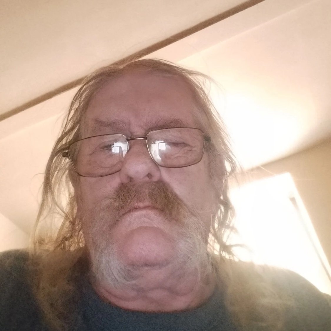 Richard4qfy's profile picture. just a bored lonely man looking to have fun 😊